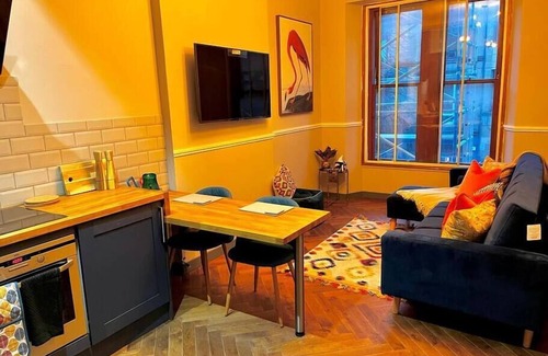 Glasgow Westend Apartment | Stunning 1 bed Apt in West End