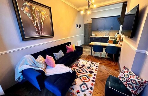 Glasgow Westend Apartment | Stunning 1 bed Apt in West End