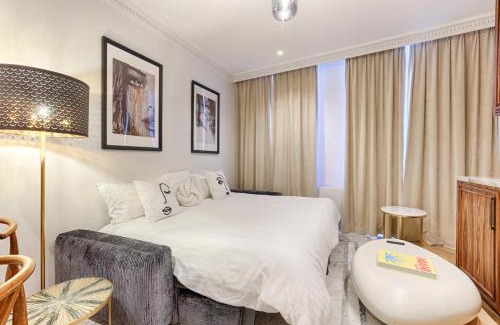 14th Arrondissement Apartment | Stunning 1 bedroom for 4 near Montparnasse