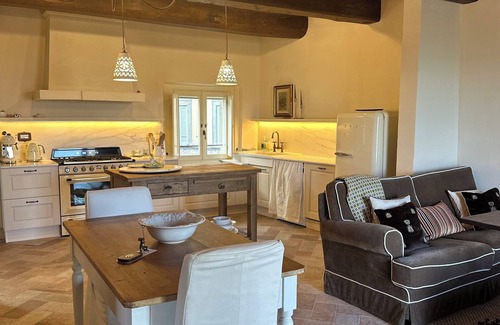 Todi Apartment | Stunning 1-Bedroom Penthouse with Panoramic Views, WiFi & AC in Enchanting Todi