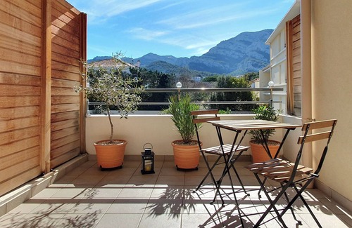 Montredon Apartment | Stunning 1BR Flat with terrace view on Calanques 1 min from the sea