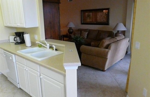 Fort Myers Condo | Stunning 1st Floor Waterfront Carriage Home W/Attached Garage