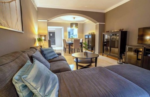 Elviria Villa | Stunning 2 Bdrms Apartment in Elviria, Marbella!