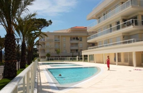 La Bocca Apartment | Stunning 2 Bed 2 Bath Apt on the Cannes sea front has swimming pool and is a secure modern building - 464
