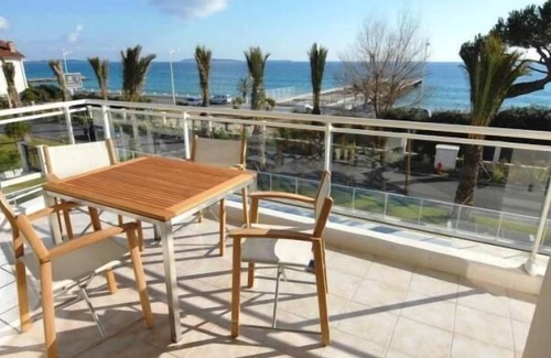 La Bocca Apartment | Stunning 2 Bed 2 Bath Apt on the Cannes sea front has swimming pool and is a secure modern building - 464