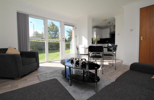 Glasgow Apartment | *Stunning 2 bed flat*