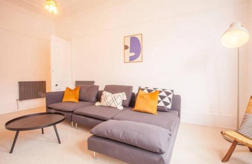 Kelvinbridge Apartment | Stunning 2 bed property in heart of West End