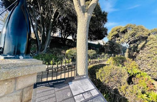 Felixstowe Apartment | Stunning 2 bedroom flat for 5 people overlooking the sea 2A