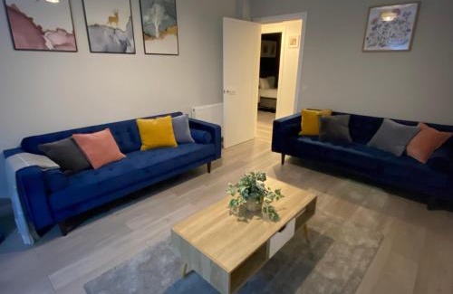 Perth Apartment | Stunning 2 Bedroom River View Apartment