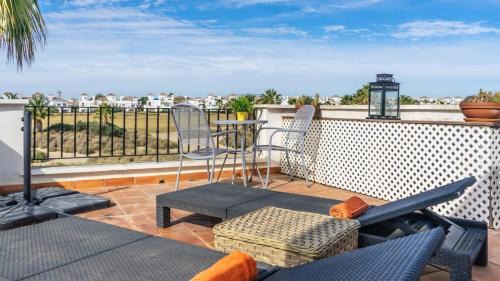 Roldan House | Stunning 2 bedroom townhouse - CE33LT