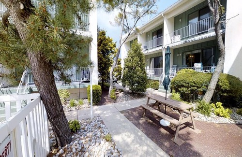North Beach Haven Condo | Stunning 2 bedroom condo in Ship Bottom 14015