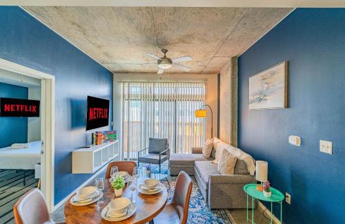 Evans Churchill Apartment | Stunning 2BD - Central DT- Gym, Pool, Parking Sleep8