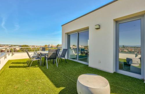 Poteries Apartment | Stunning 2BR Flat with Terrace and private parking