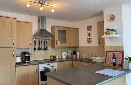Le Bourg-d'Oisans Apartment | STUNNING 3 BED CYCLE/SKI APARTMENT - SLEEPS 6
