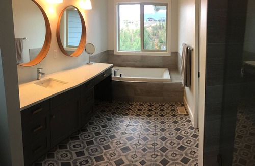Wilden House | Stunning 3-BD Home In Beautiful Mountain Neighbourhood (License #83588)