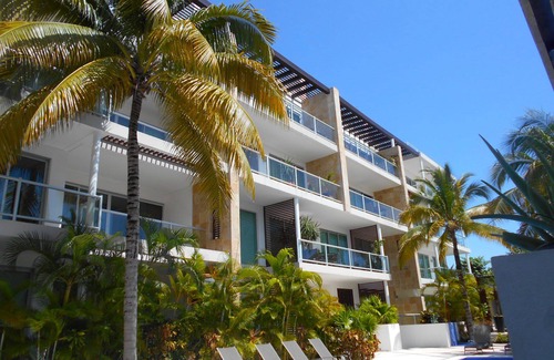 Downtown Condo | Stunning 3 bedroom Penthouse. Private rooftop and pool. Steps to 5th and Beach