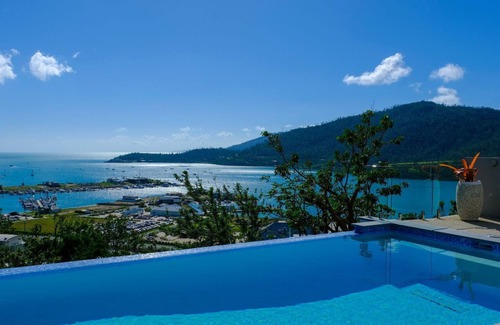 Airlie Beach House | Stunning 3 bedroom holiday home in Airlie Beach