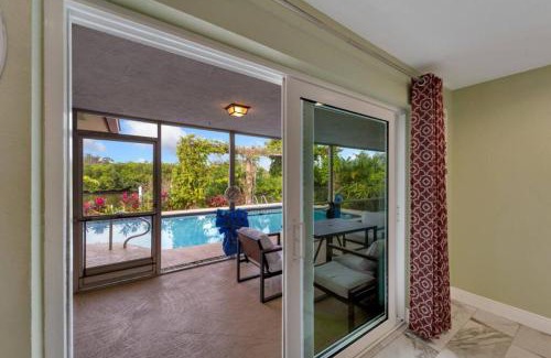 Clearwater House | Stunning 3BR Home offers water view Minutes to the Beach