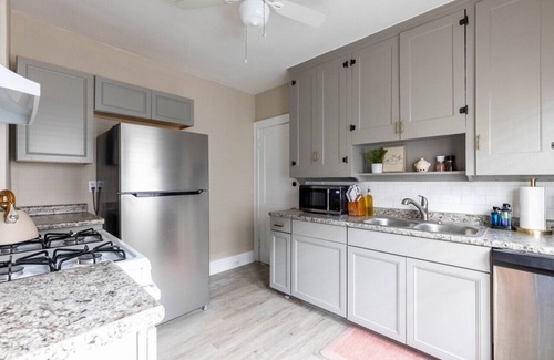 Cleveland Apartment | Stunning 3BR - Near Cleveland Clinic Main Campus
