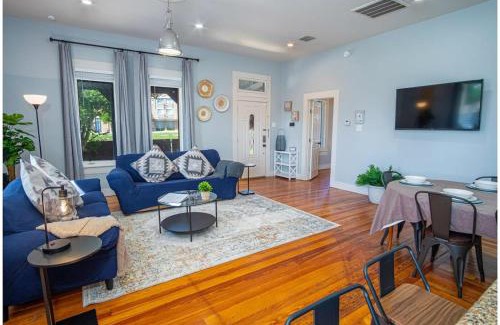 Near East Side House | Stunning 3BR2BA Haven in Downtowns Heart