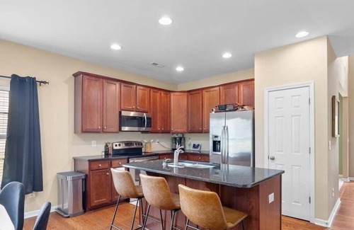 Rock Hill House | Stunning 3k sq ft 4-bedroom Family house in Rock Hill -9 mins from downtown-