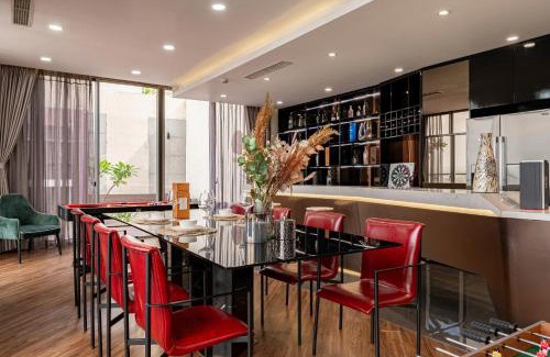 Bach Dang Riverside Apartment | Stunning 4-Bed 300m Penthouse with Panoramic View at centre