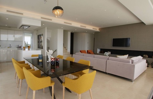Marbella Villa | Stunning 4 bed Marbella villa, private (heated) pool, Air Con, WIFI nr beach