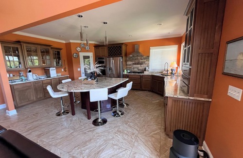 Spring City House | Stunning 4 bedroom lake front home in Spring City, Tennessee with all amenities.