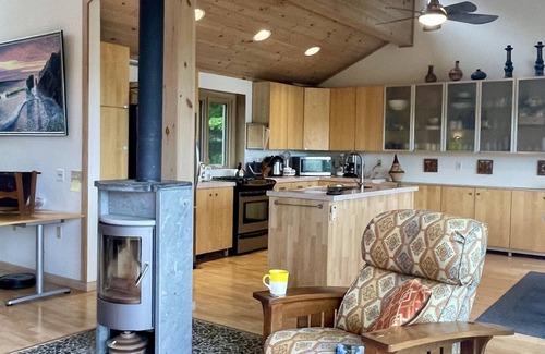 Putnam Station House | Stunning 4Bdrm Lake George Waterfront
