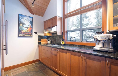Village North House | Stunning 4BR Chalet w/Private Hot Tub & Garage!