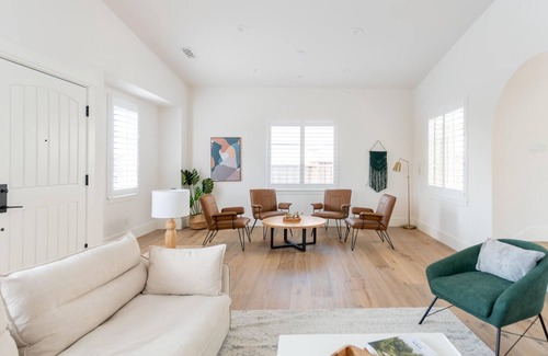 Mission Valley House | Stunning 4BR House in Fremont