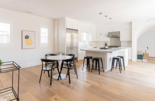 Mission Valley House | Stunning 4BR House in Fremont