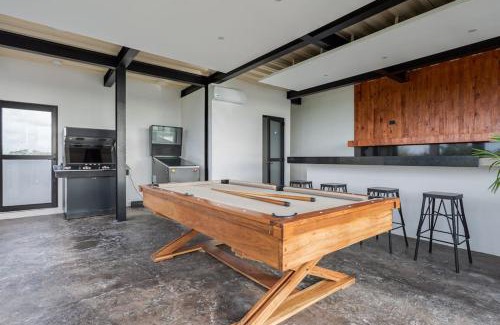 Ek Balam Village Villa | Stunning 4br - Rooftop Pool, 5 mins to beach