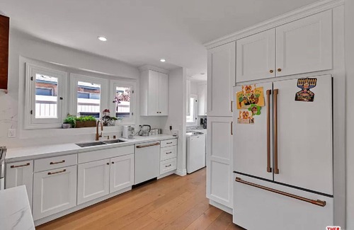 La Brea House | Stunning 4BR w/Pool in West Hollywood - 5 Min Walk to The Grove
