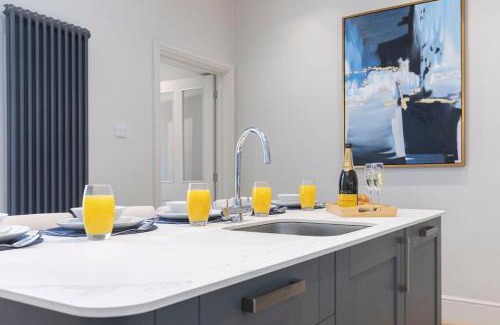 Cheltenham House | Stunning 5 Bed 4 Bath Period Home