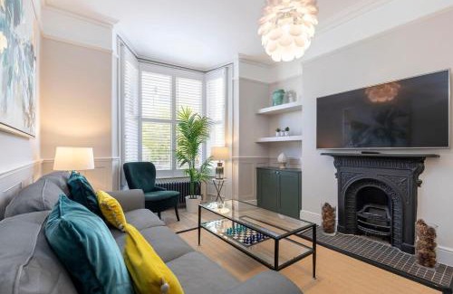 Cheltenham House | Stunning 5 Bed 4 Bath Period Home