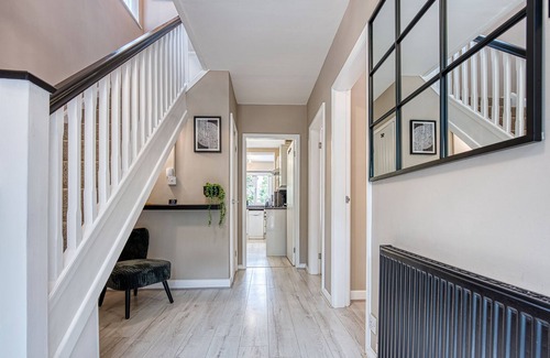Shirley House | Stunning 5 Bed House, Solihull, NEC, Airport
