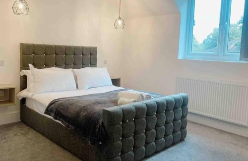 Headington House | Stunning 5-Bed House in Oxford