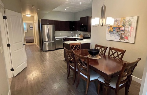 Central Okanagan House | Stunning 5 Bedroom Lake House in Coral Beach