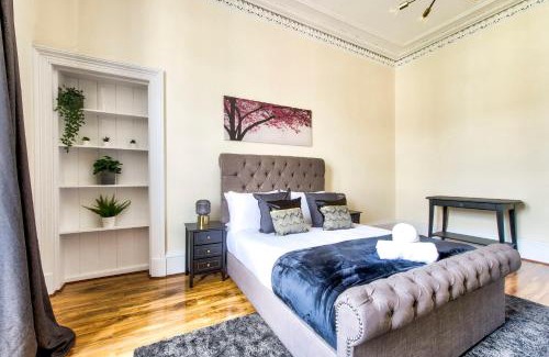 Pollokshields Apartment | Stunning 5 bedroom apt, close to city centre, SEC, Hydro and motorway