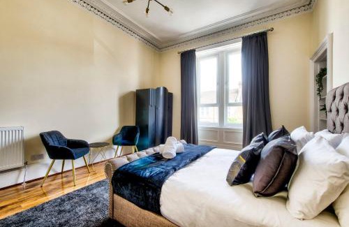 Pollokshields Apartment | Stunning 5 bedroom apt, close to city centre, SEC, Hydro and motorway