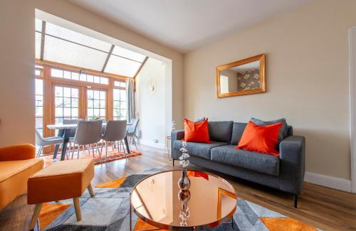 Shirley House | Stunning 5 Bedroom House - Croydon