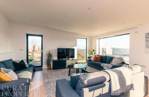 Bath House | Stunning 5 Bedroom New Build with Amazing Views!