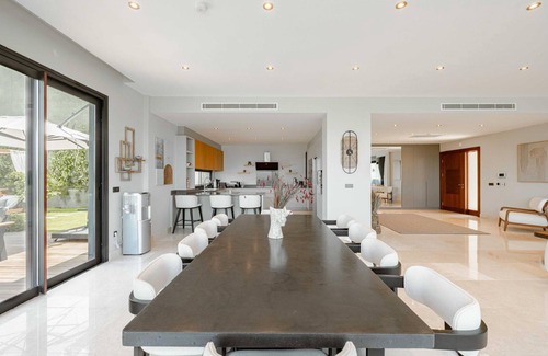 Yalikavak Villa | Stunning 5-Bedroom Villa with Panoramic View of Yalikavak Marina