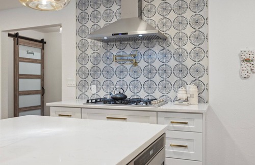 Hilltop Villa | Stunning 5-bedroom Villa near Downtown Denver/Cherry Creek/Lowry