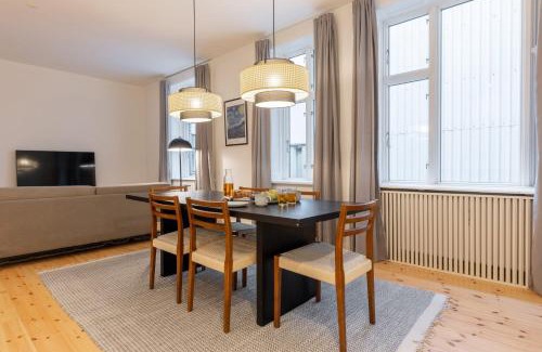 København V Apartment | Stunning 5 BR Apartment by The Lakes