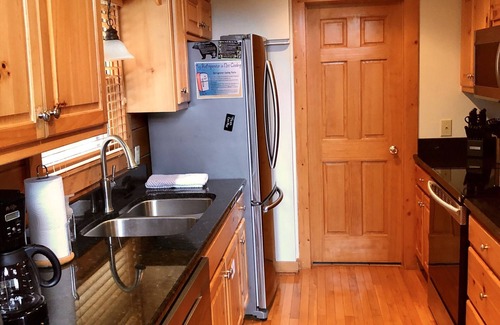 Black Bear Falls Cabin | STUNNING 5-STAR CABIN- BACK TO SCHOOL SPECIAL- 100 OFF Per Night 9/01/25-9/20/25