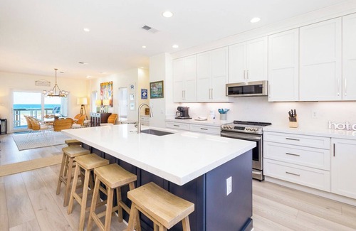 Villa Primera House | Stunning 5B Gulf Front Home!