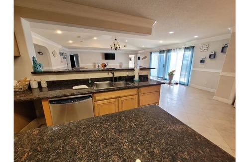 Mary Esther House | Stunning 5br 4ba Directly On The Bay
