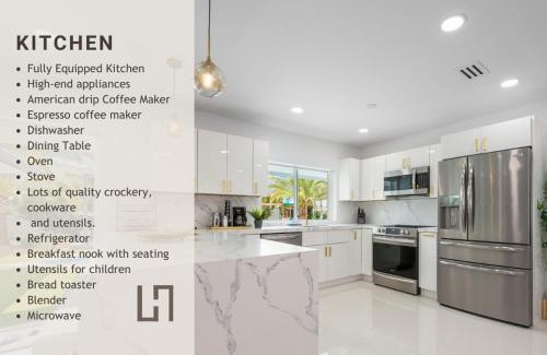 West Perrine House | Stunning 5BR Heated Pool, Beach Access & Games L06